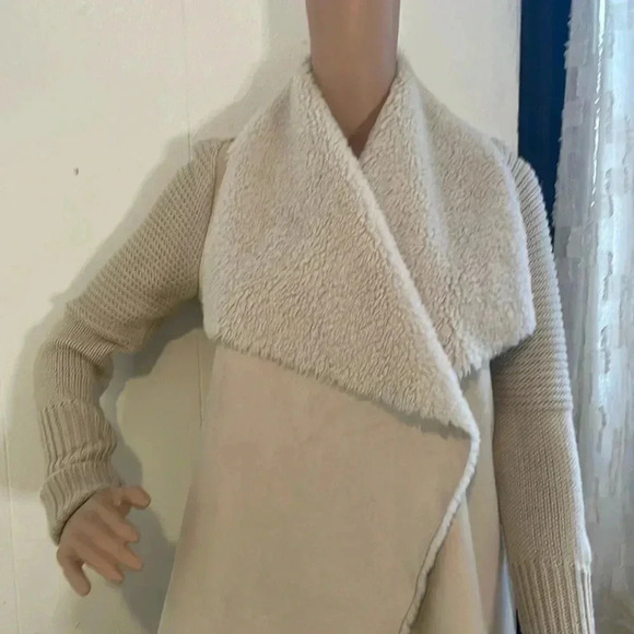 John & Jenn Sweater cardigan size XS - Picture 9 of 12